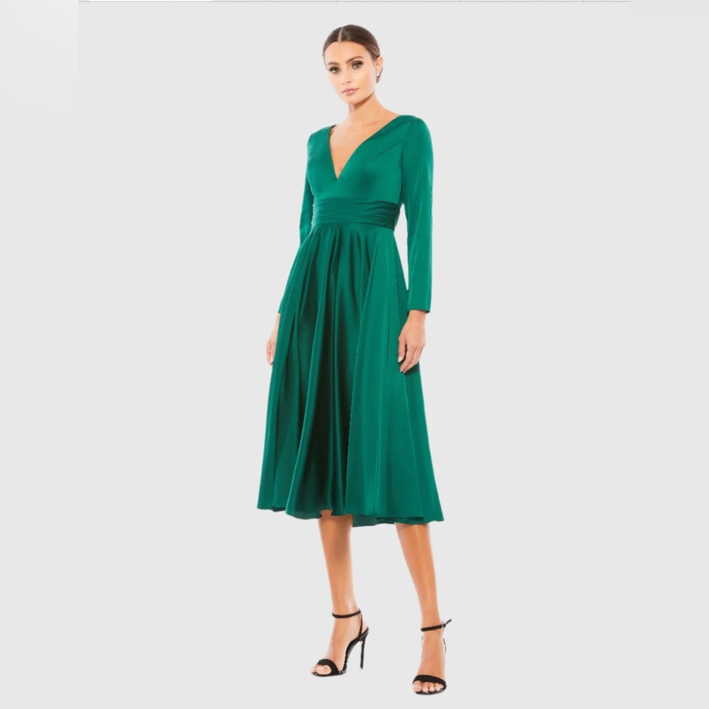 MAC DUGGAL - Plunge Neck Satin A-Line Dress